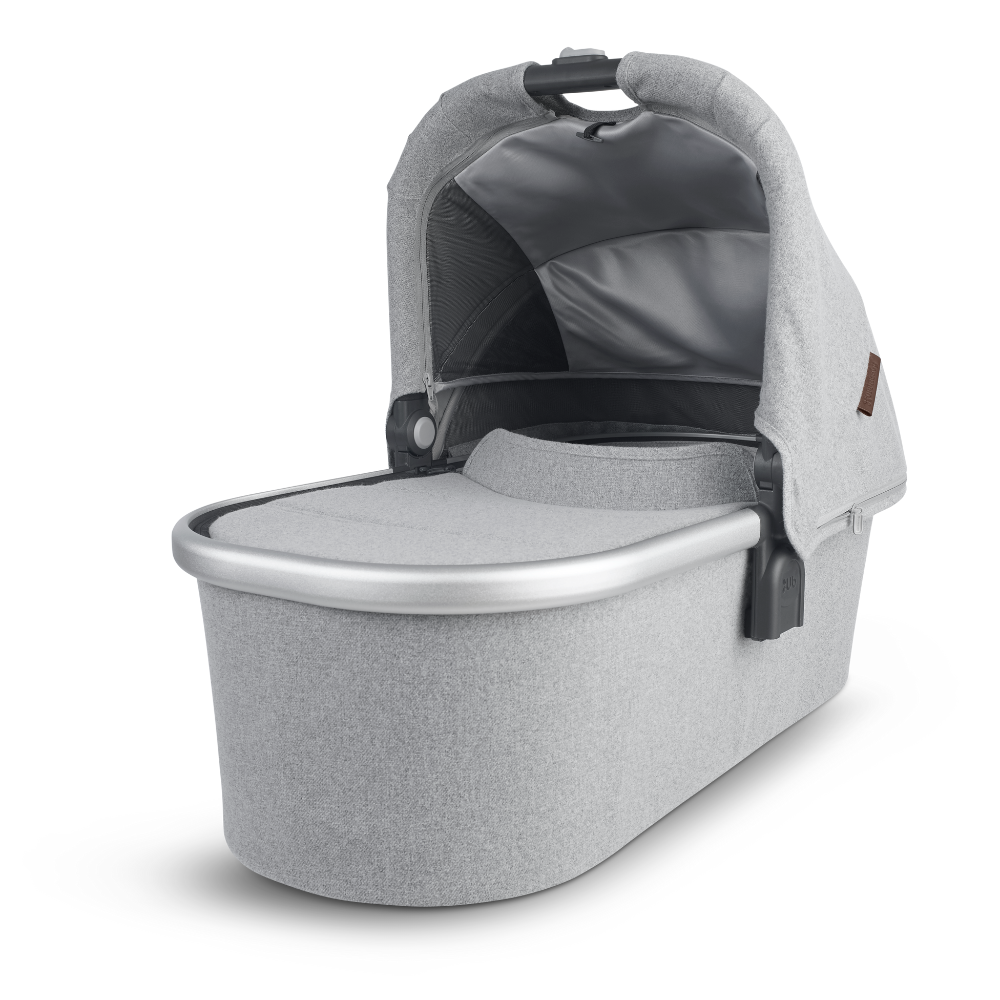 Svetlo siva košara za novorojenčke